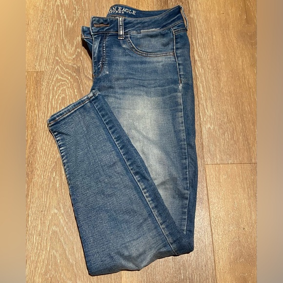American Eagle Stretchy Jeans - Picture 4 of 5